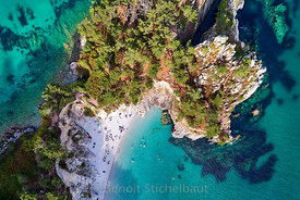 France, Finistère (29), Mer d'Iroise, parc naturel régional d'Armorique, Presqu'île de Crozon, Cap de la Chèvre, Pointe de Saint-Hernot, plage de l'ile Vierge
