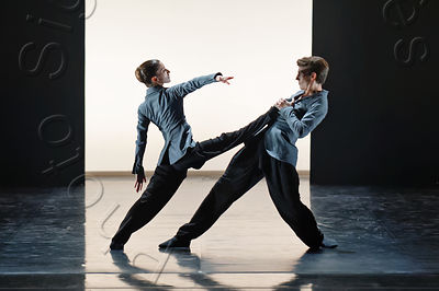 Symphonie en trois mouvements, Richard Wherlock / Igor Stravinsky