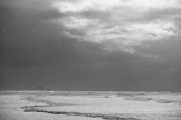RUBU BEACH OCEAN WAVES OLYMPIC NATIONAL PARK WASHINGTON PACIFIC NORTHWEST BLACK AND WHITE