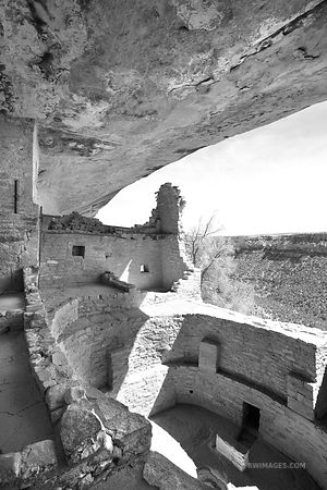 BALCONY HOUSE MESA VERDE NATIONAL PARK COLORADO BLACK AND WHITE VERTICAL