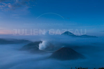 Leve de soleil sur le mont Bromo