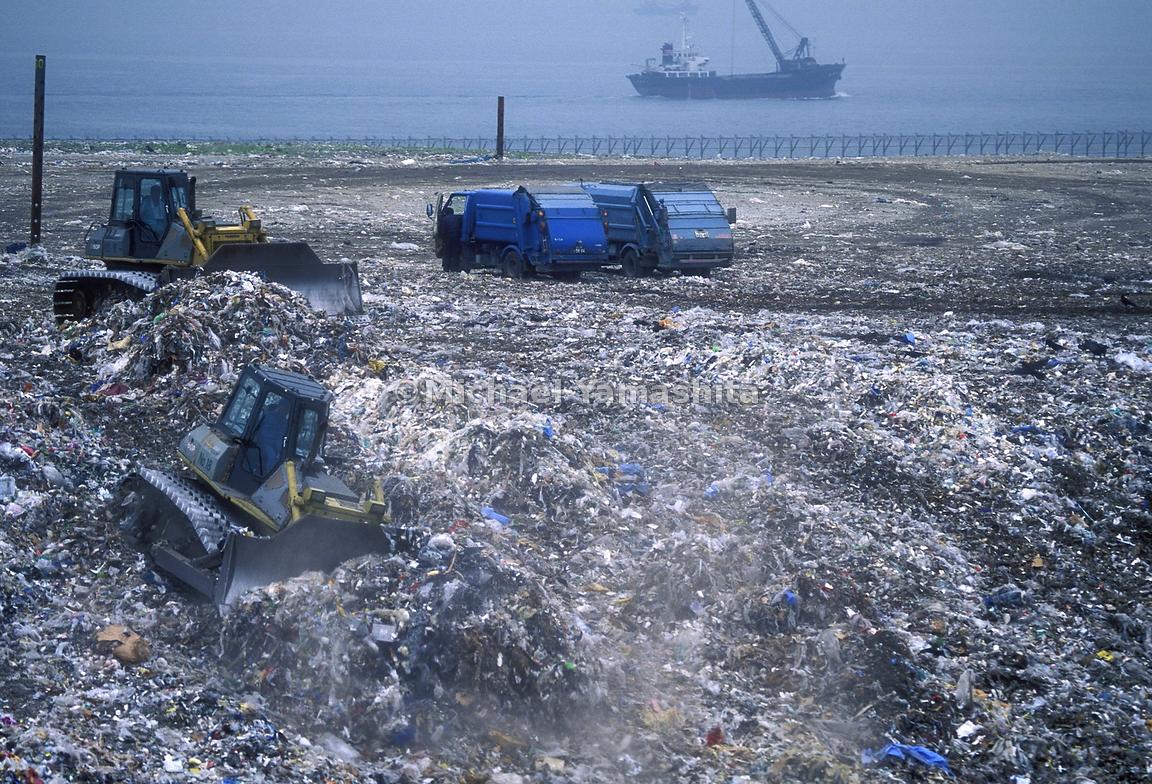 MichaelYamashita Tokyo Bay landfill, Ariaka, Japan.