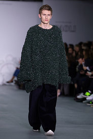 London Fashion Week Autumn Winter 2016 - Xiao Li