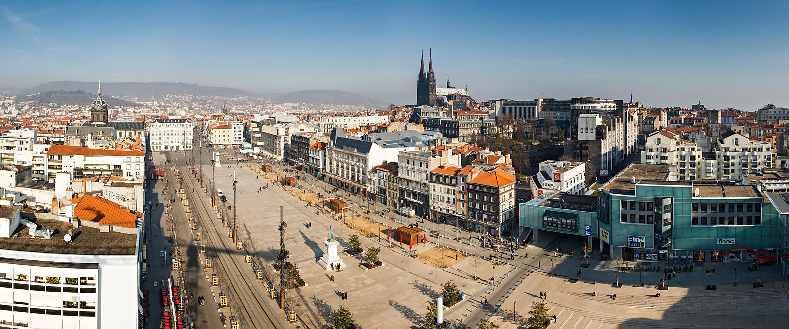 La Place de Jaude vue du haut d'un immeuble, Clermont Ferrand
