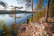 Teerijärven maisemia retkeilyreitiltä. Repoveden kansallispuistoon rajautuva Aarnikotkan metsän luonnonsuojelualue