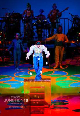 100-3187 Cirque Du Soleil's Saltimbanco