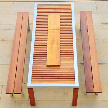 Cole Henley barbecue table 6 people