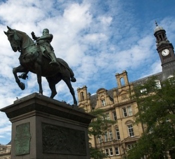 Leeds statue