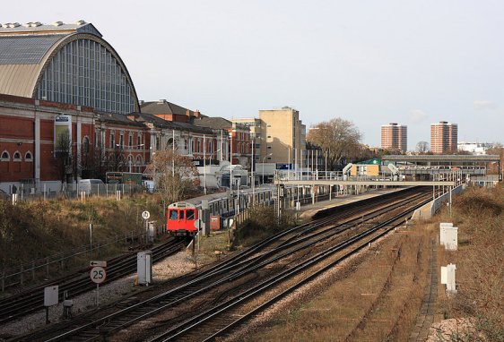 Kensington Olympia, District Line