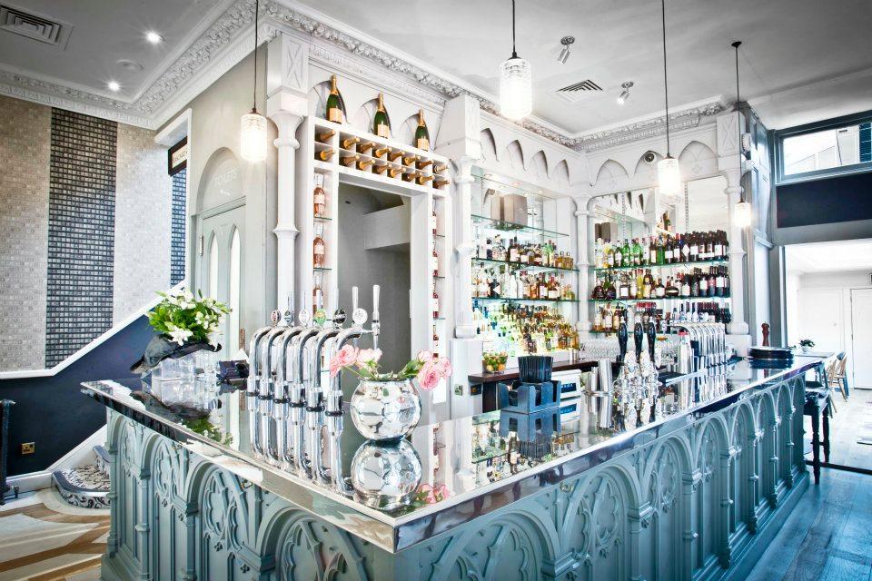 Hollywood Arms bar