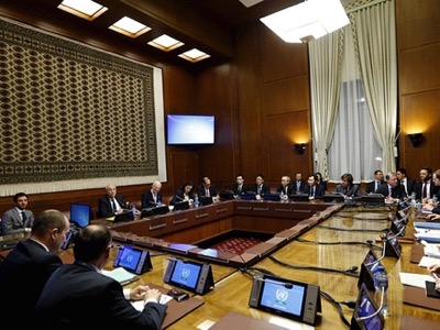 General view of United Nations (U.N.) Special Envoy for Syria Staffan de Mistura attending a meeting on Syria with representatives of the five permanent members of the Security Council (P5) at the United Nations European headquarters in Geneva, Switzerland, January 13, 2016.  REUTERS/Denis Balibouse   - RTX228S7