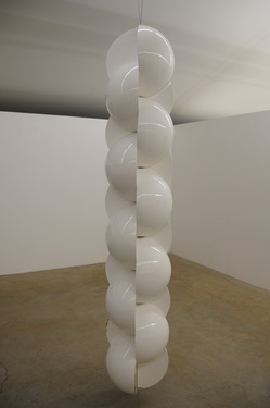 Zuil met kwart-bollen