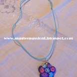 normal_collana con cordino e fiore multicolore.jpg