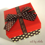 normal_caja roja chocolate.jpg
