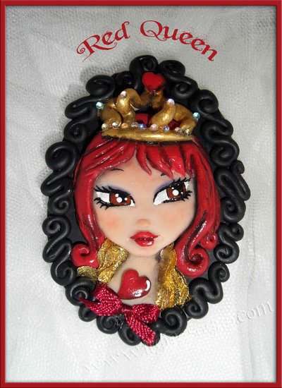 normal_cammero spilla red queen.jpg