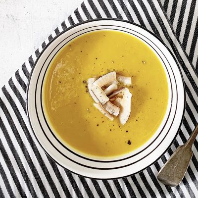 Potage à la courge butternut et à la citronnelle