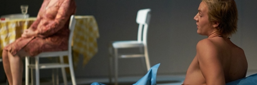 Jumpy, av April De Angelis (2014)
Regi Emma Bucht
