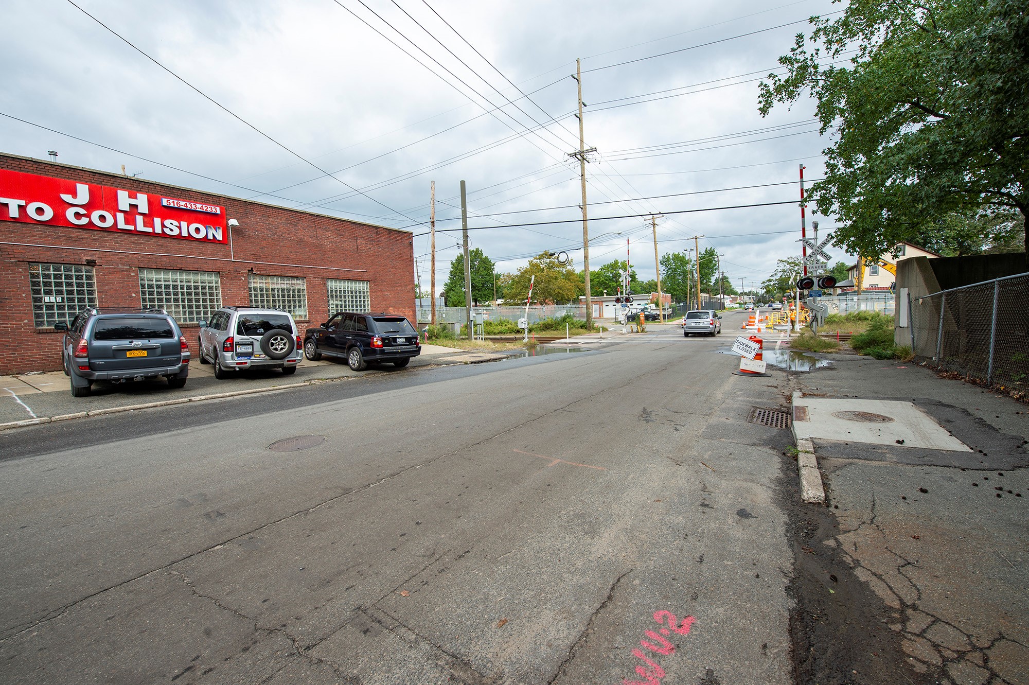Urban Avenue Grade Crossing