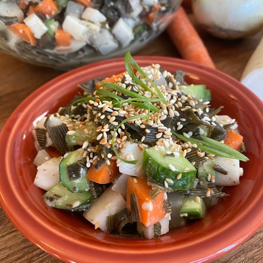 Modernmeal Sea Vegetable Salad with Carrots, Daikon, Jicama, and Cucumber
