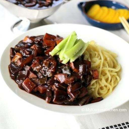 Modernmeal Korean Black Bean Sauce Noodles (Jajangmyeon)