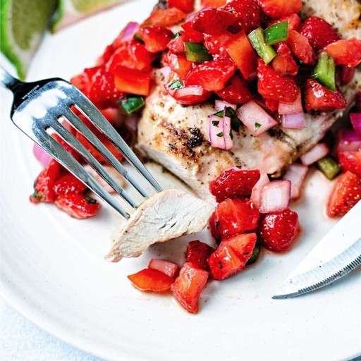 Modernmeal Seared Chicken with Strawberry Salsa