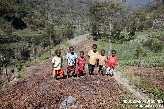 Children in New Guinea