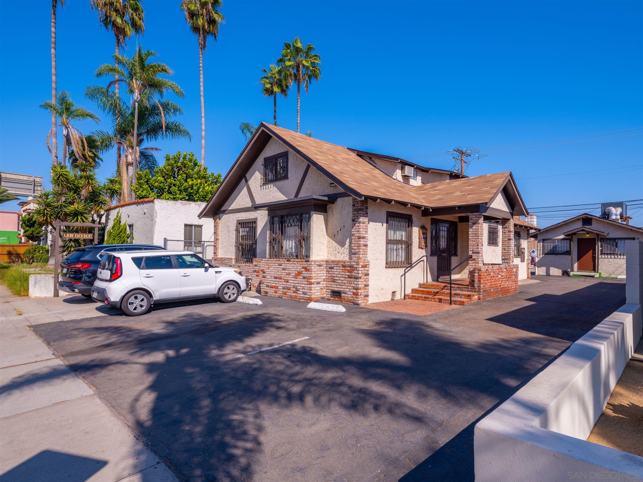 FEATURED LISTING: 3743-45 4Th Ave San Diego