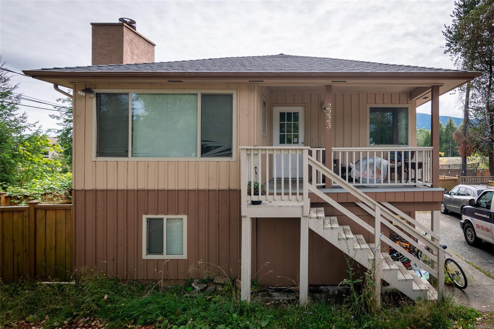 FEATURED LISTING: 2223 Rosstown Rd