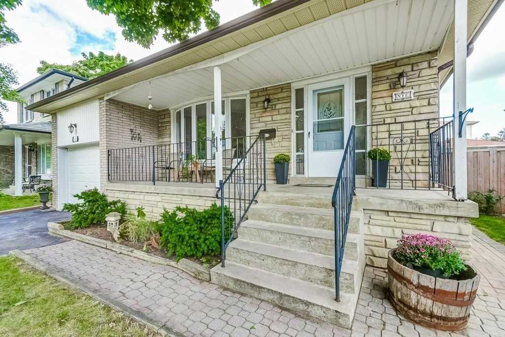 FEATURED LISTING: 21 Tivoli Court Toronto