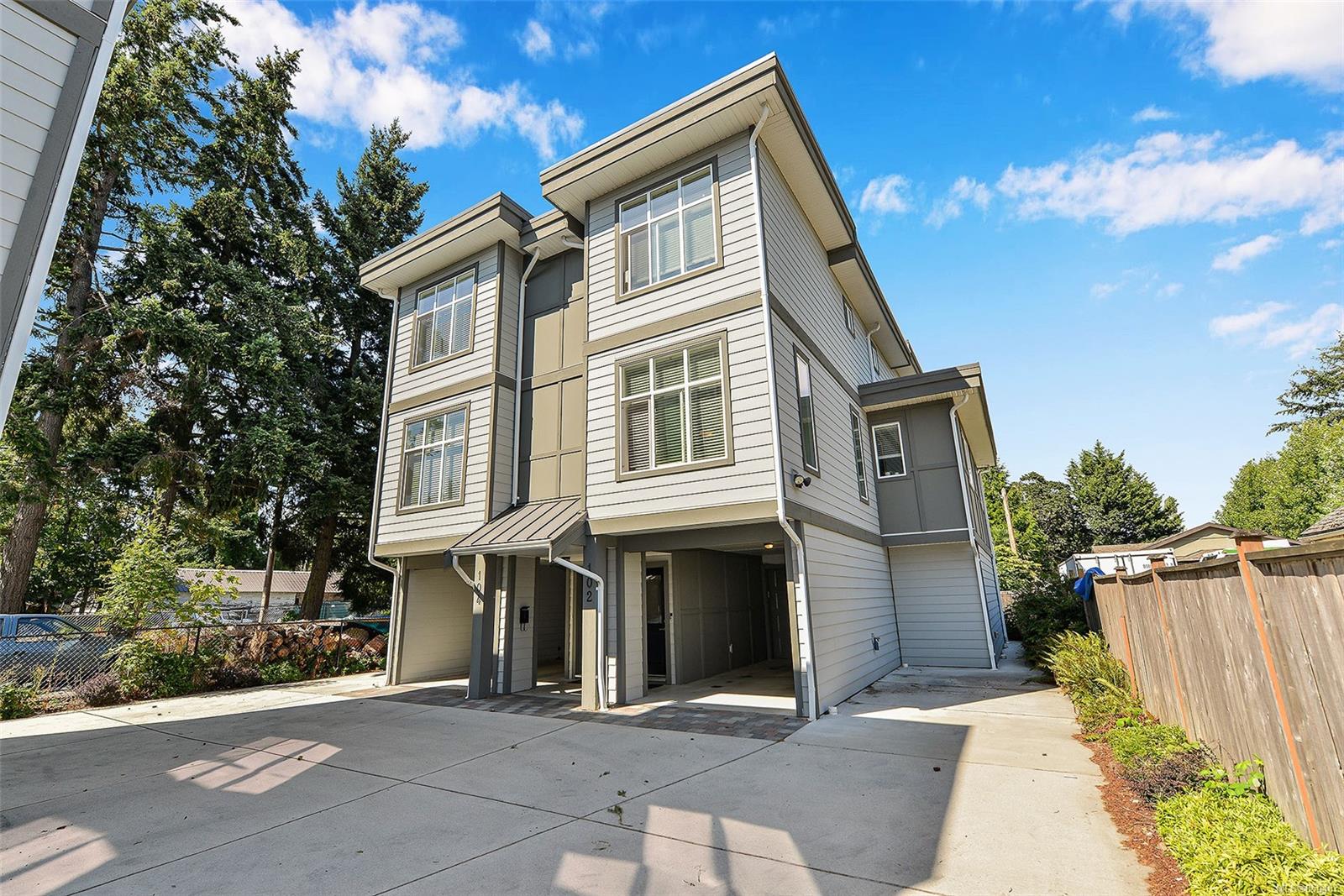 FEATURED LISTING: 102 - 944 DUNFORD Ave