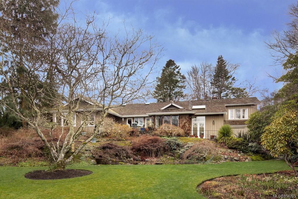 FEATURED LISTING: 3205 Exeter Rd