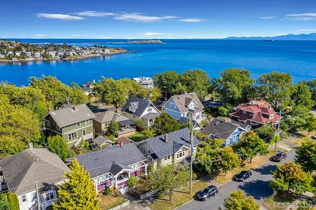 FEATURED LISTING: 121 Robertson St