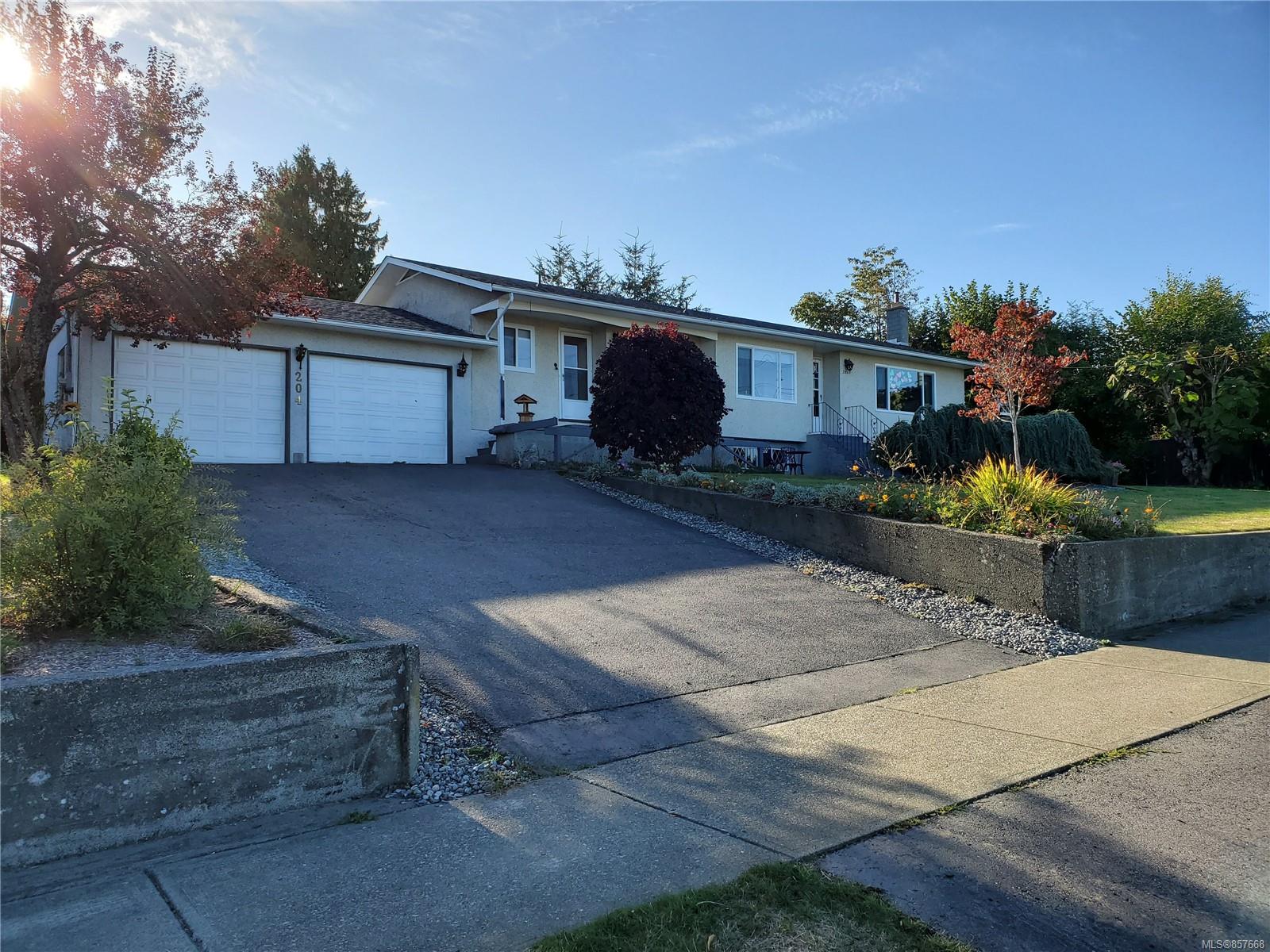 FEATURED LISTING: 204 4th Ave Exten