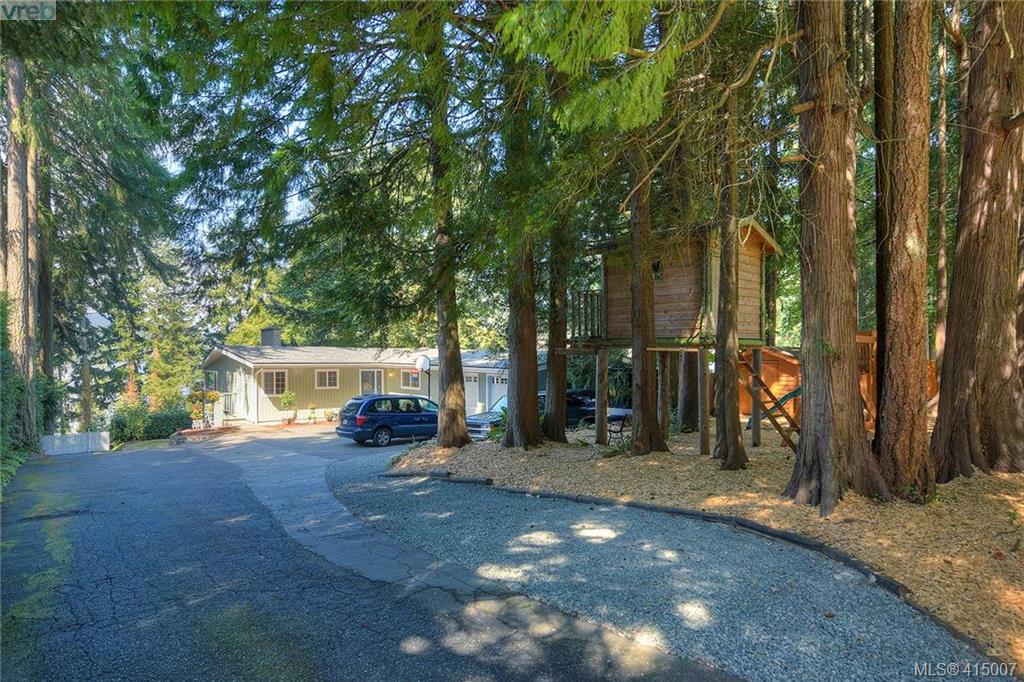FEATURED LISTING: 5236 Santa Clara Avenue VICTORIA