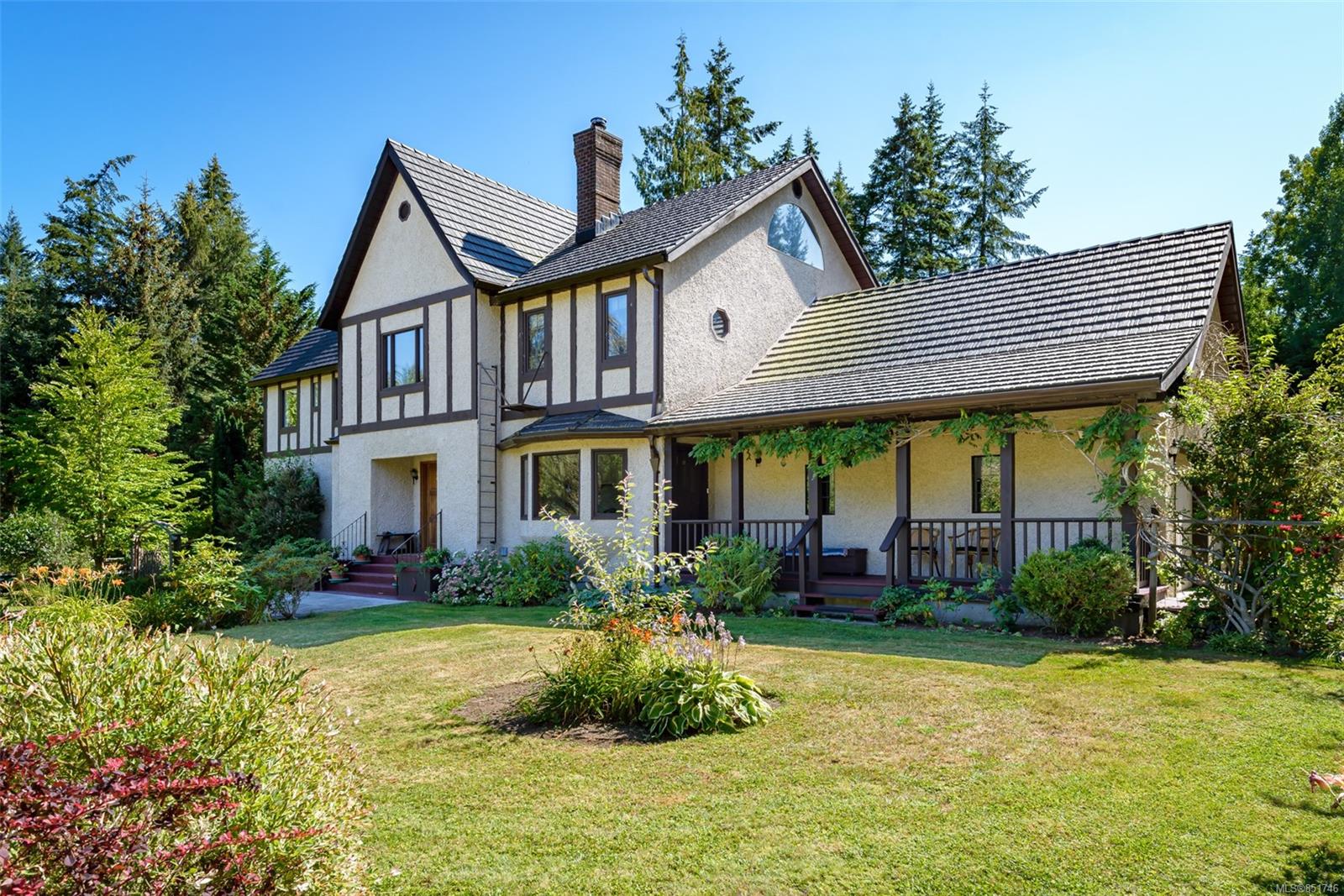 FEATURED LISTING: 6620 Rennie Rd