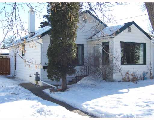 Main Photo: 37 ST DAVID Road in WINNIPEG: St Vital Residential for sale (South East Winnipeg) : MLS®# 2803814