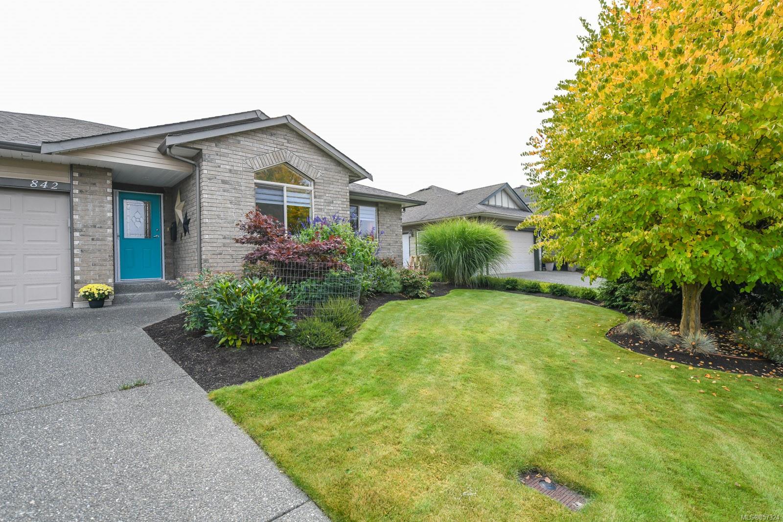 FEATURED LISTING: 842 Grumman Pl