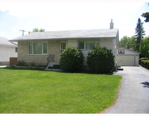 FEATURED LISTING: 126 DE GRAFF Bay WINNIPEG