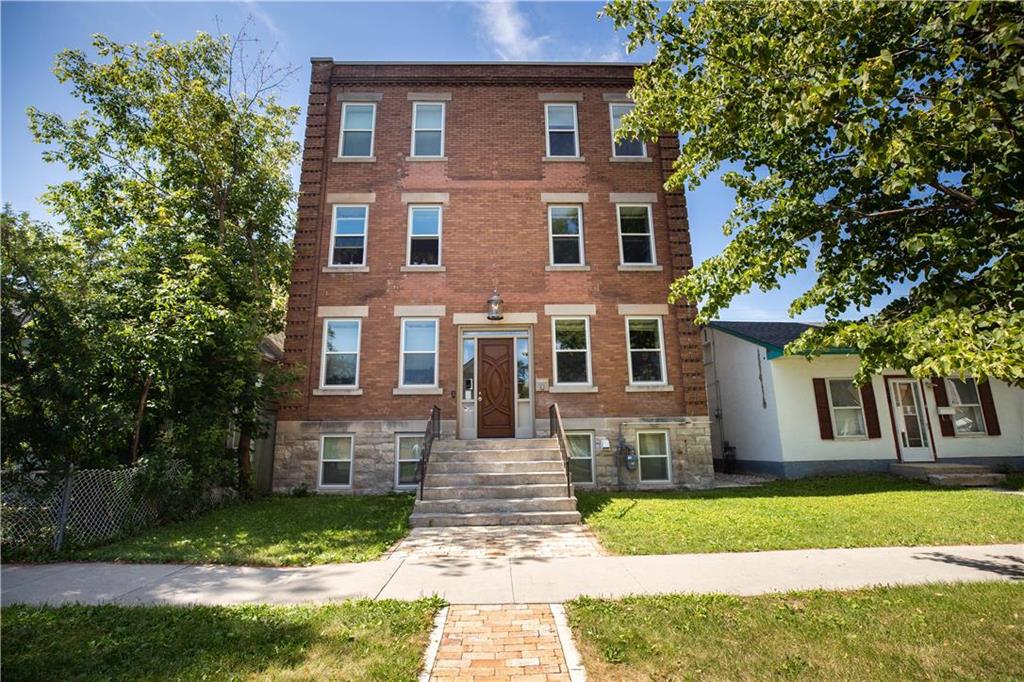 FEATURED LISTING: 614 Simcoe Street Winnipeg