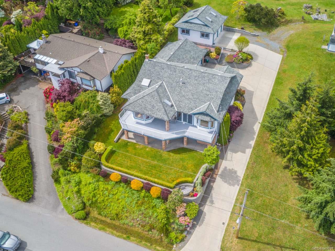 FEATURED LISTING: 432 Battie Dr LADYSMITH