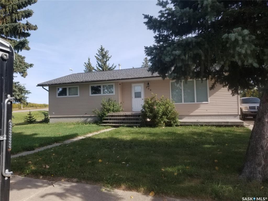 FEATURED LISTING: 506 Chipman Street Luseland
