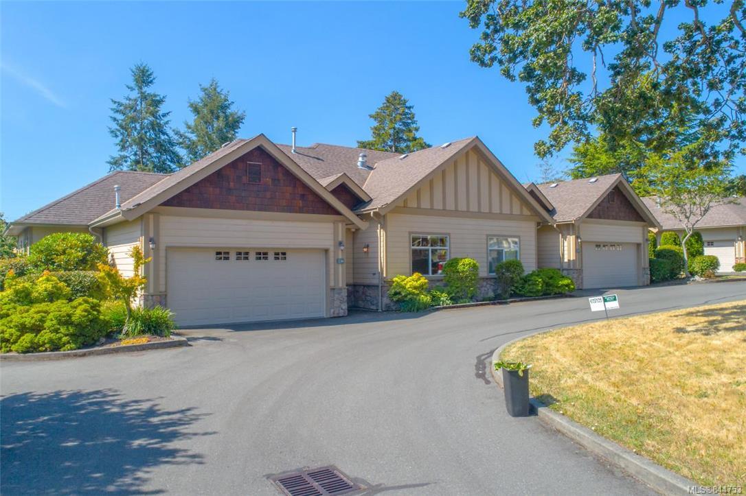 FEATURED LISTING: 14 - 3281 Maplewood Rd Saanich