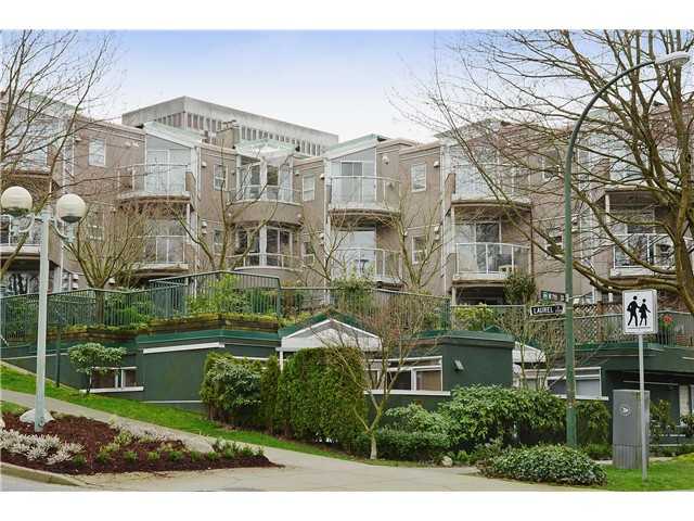 FEATURED LISTING: 205 - 908 7TH Avenue West Vancouver
