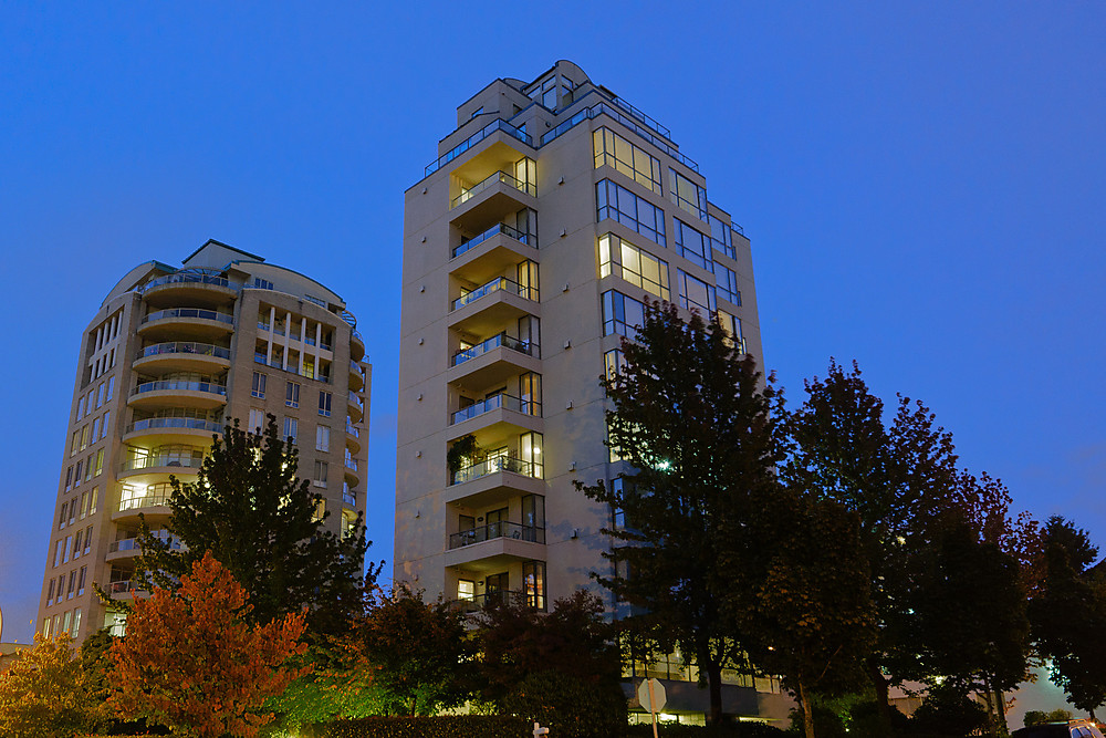Main Photo: 800 5890 Balsam Street in Vancouver: Kerrisdale Condo for sale (Vancouver West)  : MLS(r) # V912082