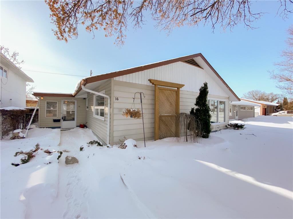 FEATURED LISTING: 16 Colish Drive Winnipeg