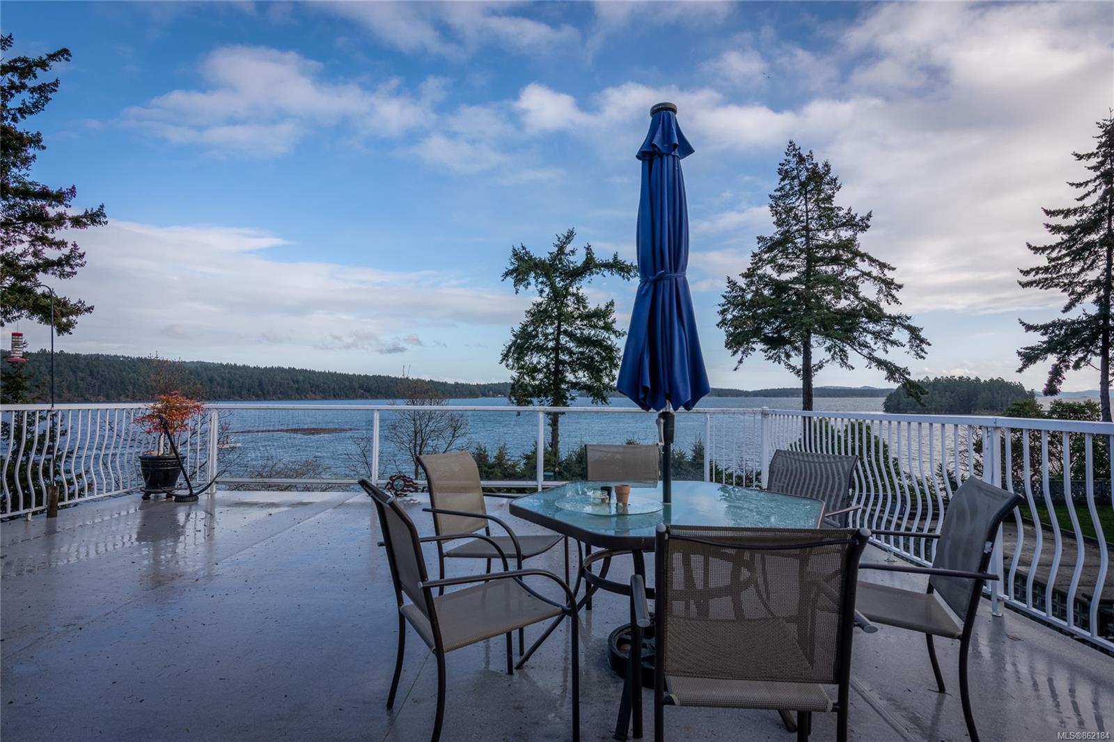 FEATURED LISTING: 1424 Seaspray Blvd
