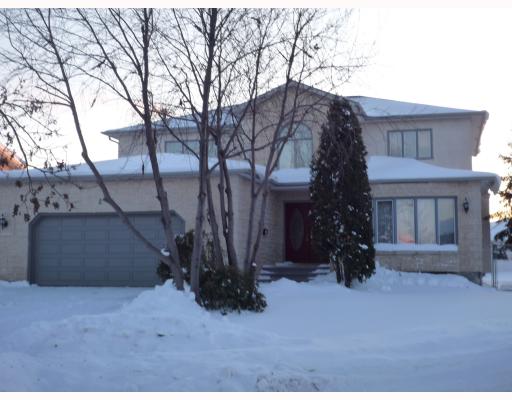 Main Photo: 26 SAPHIRE Place in WINNIPEG: West Kildonan / Garden City Residential for sale (North West Winnipeg) : MLS®# 2903778