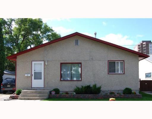 Main Photo: 220 MCKAY Avenue in WINNIPEG: North Kildonan Residential for sale (North East Winnipeg) : MLS®# 2903104