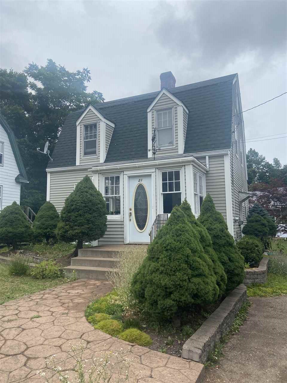 FEATURED LISTING: 21 Maple Avenue New Glasgow