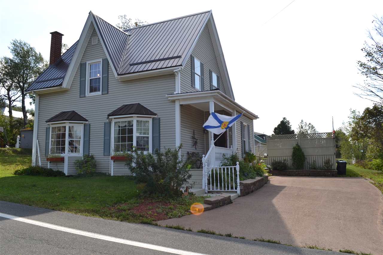 FEATURED LISTING: 5 Purdy Street Springhill
